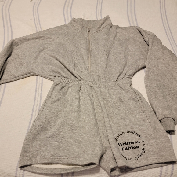 Sweat Romper Pretty Little Thing Wellness Edition US Size 8/UK Size 12 - Picture 1 of 4
